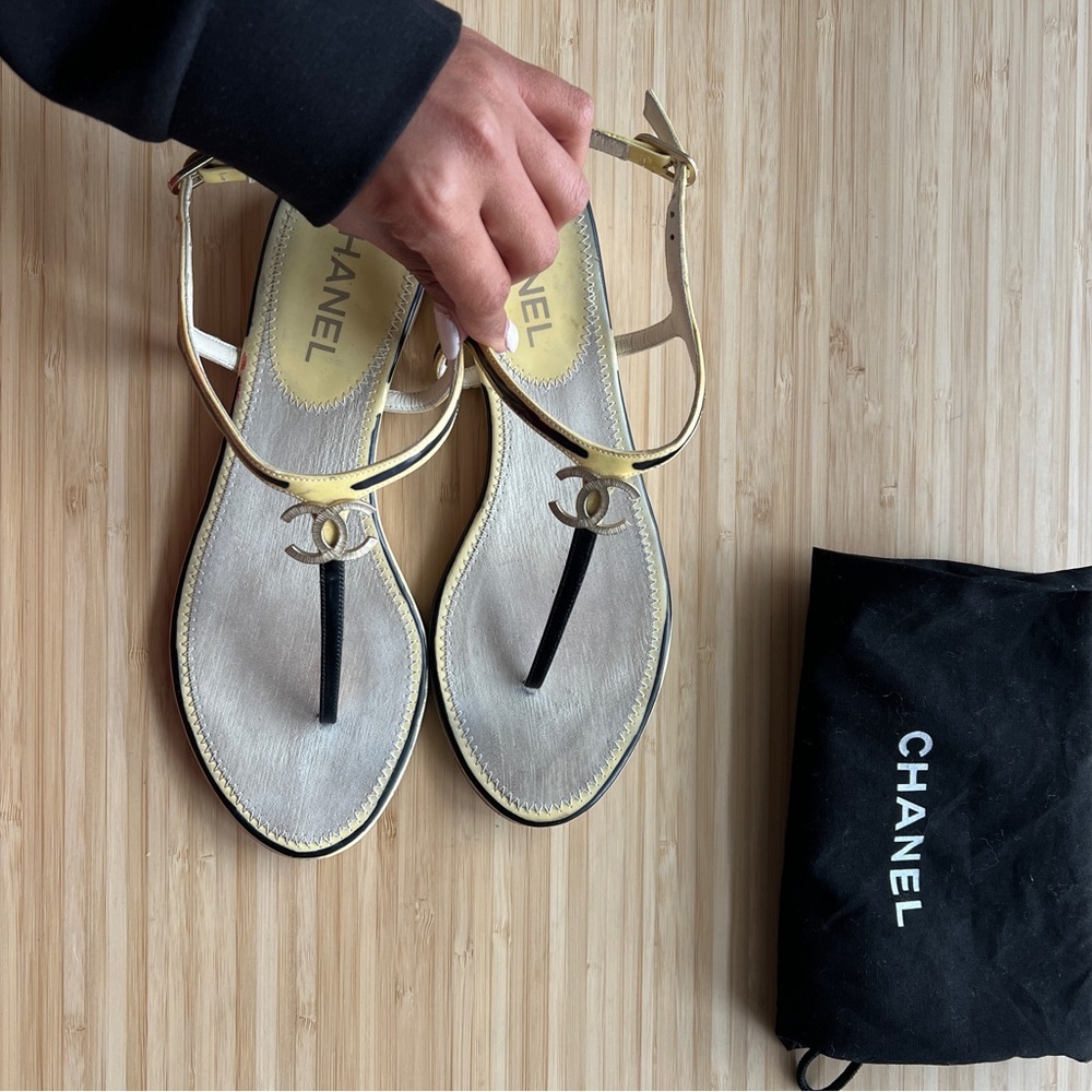 Chanel sandal 37